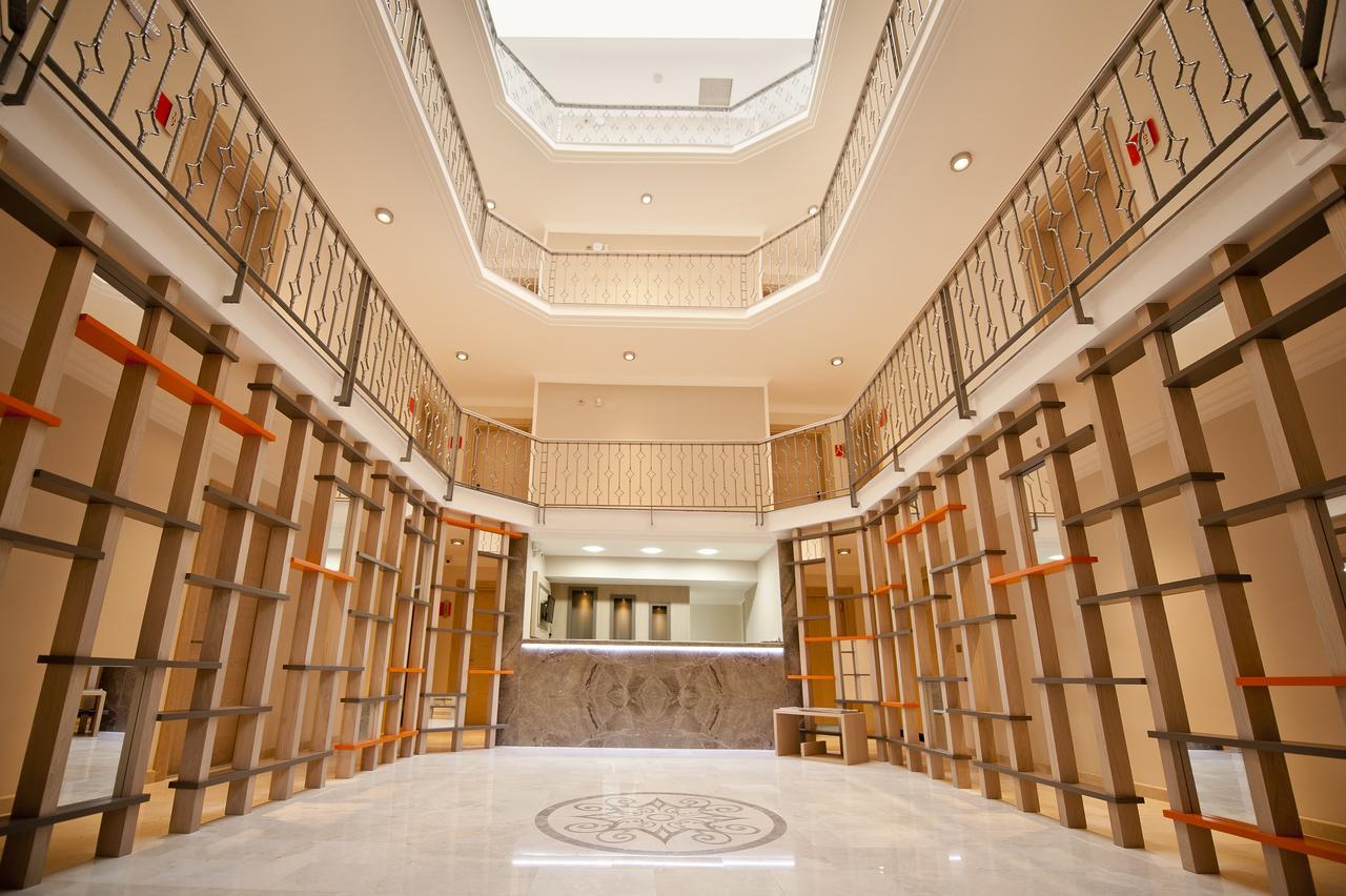 Atrium Apart Otel Altinyunus Bagian luar foto